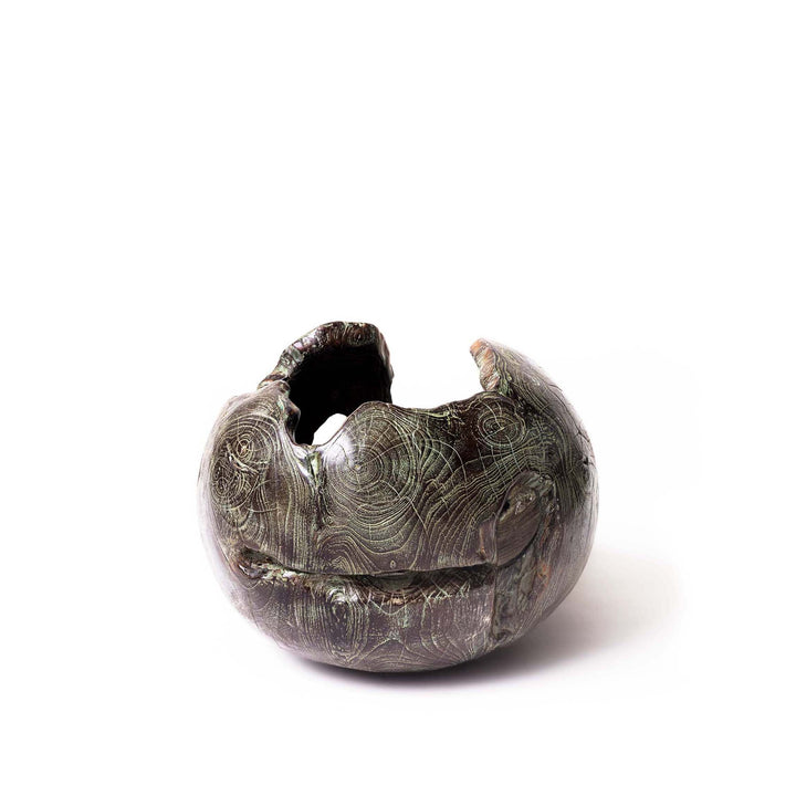 Décoration en forme de boule sculpté en bois se teck massif couleur brune et verte